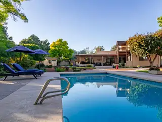 5601 Planeta Court NE 