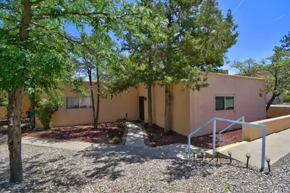 4715 Country Club Lane NW APT B1, Albuquerque