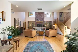 4301 Sunningdale Avenue NE 