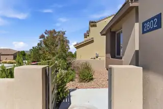 2802 Kings Canyon Loop NE 