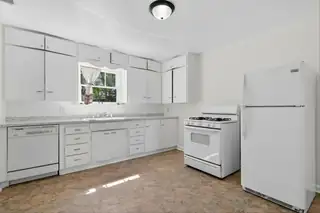 1308 Wilmoore Drive SE 