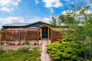 6 Dinkle Court 