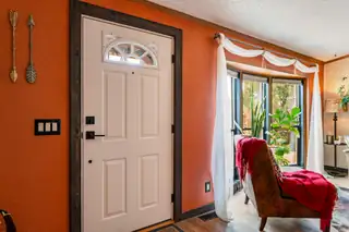 6 Dinkle Court 