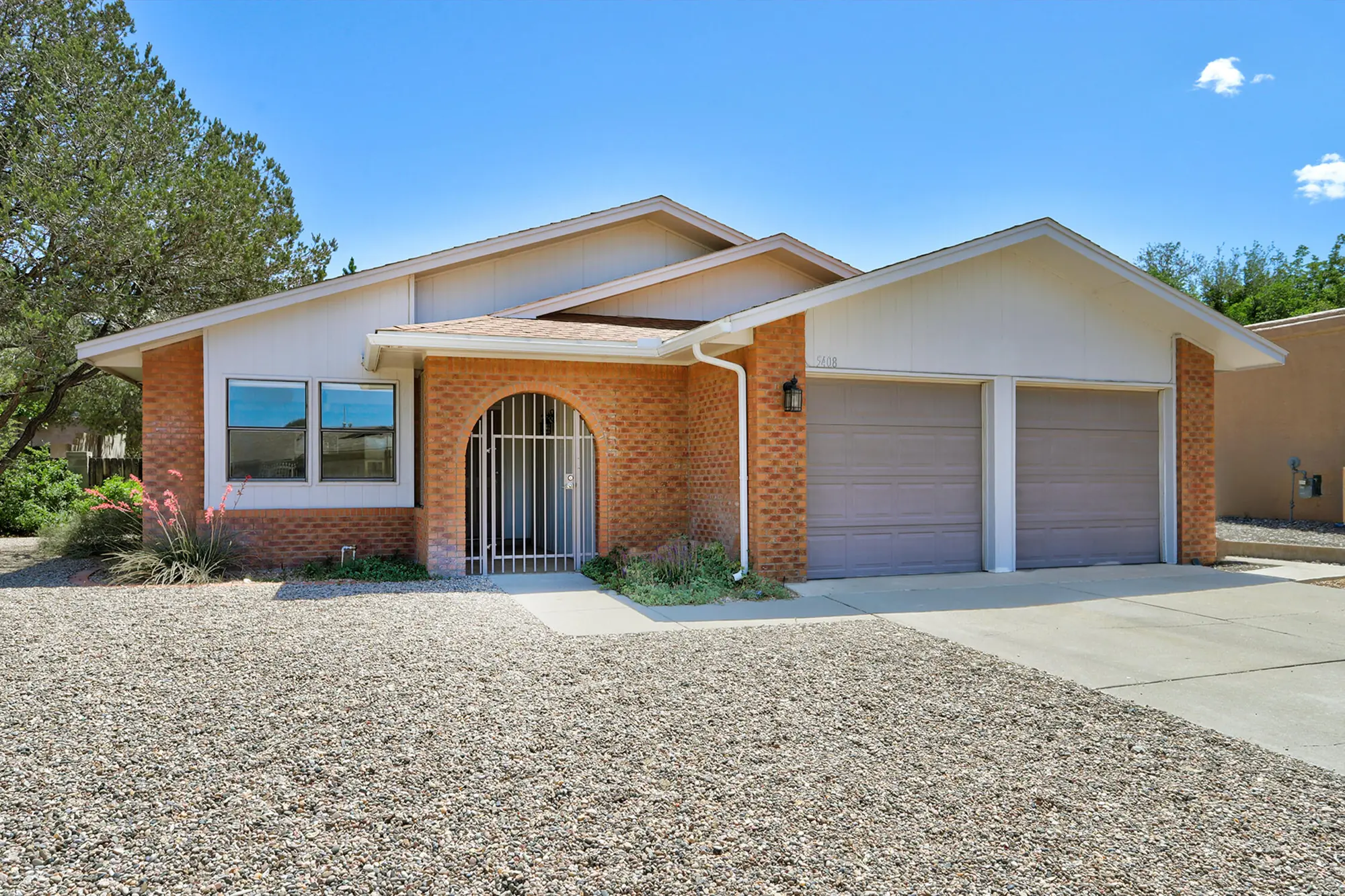 5408 Camino Montano NE