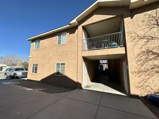 528 Alvarado Drive SE 