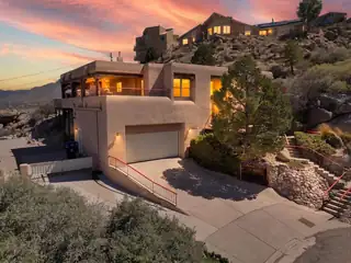 4711 Alpine Court NE 
