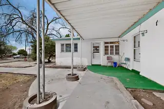 631 Vineyard Road NE 
