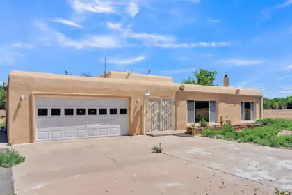 22 Paizalas Drive, Bosque