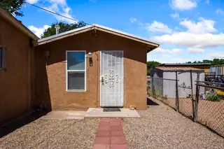 7703 Guadalupe Trail NW 