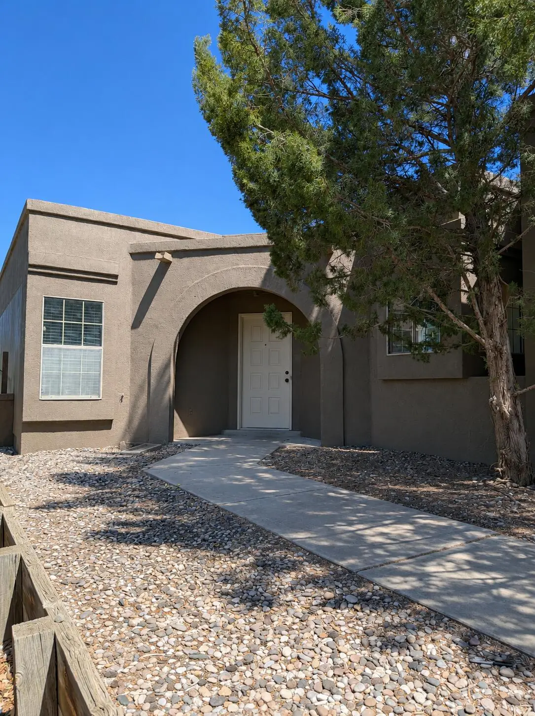 1621 Patti Place NE