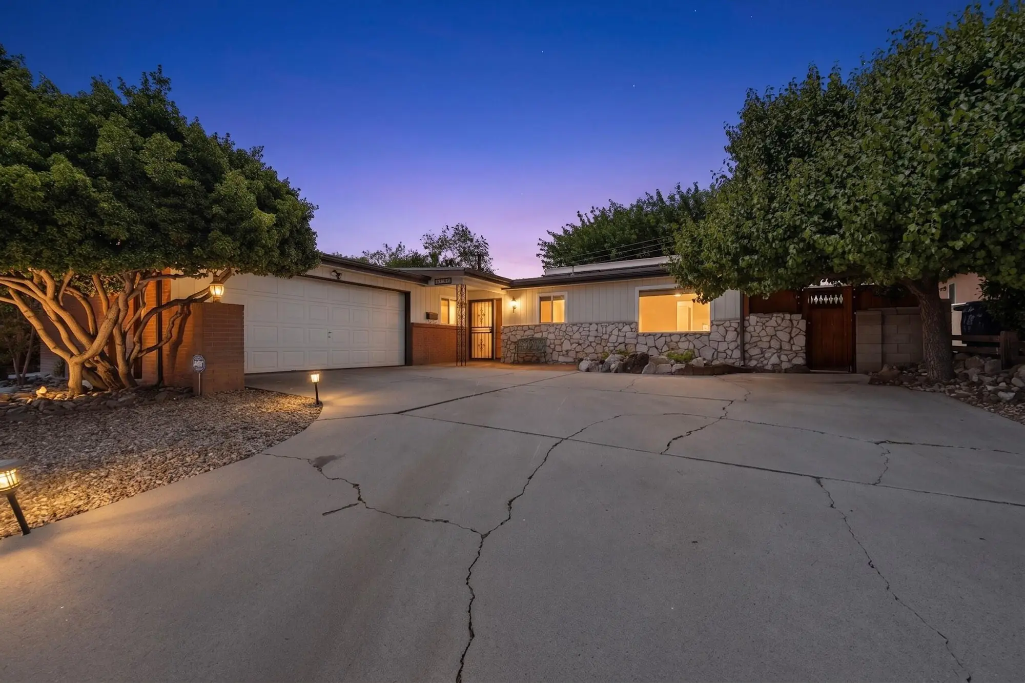 10409 Theresa Place NE