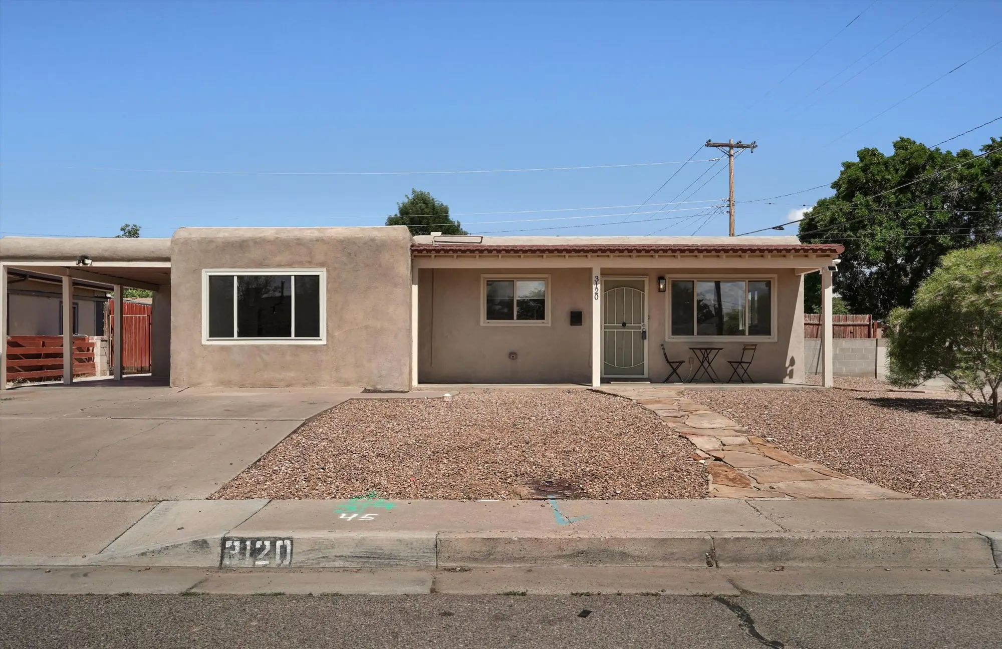 3120 Palomas Drive NE
