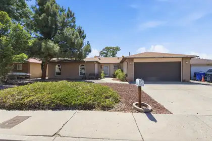 2705 Compa Court NE, Albuquerque 