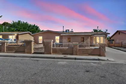 10025 Melinda Avenue SW, Albuquerque 