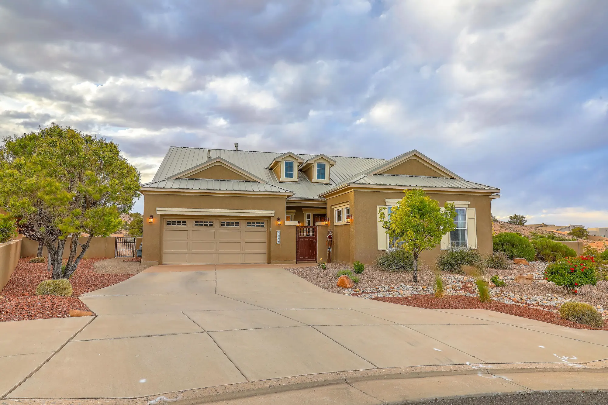 2305 Desert View Road NE