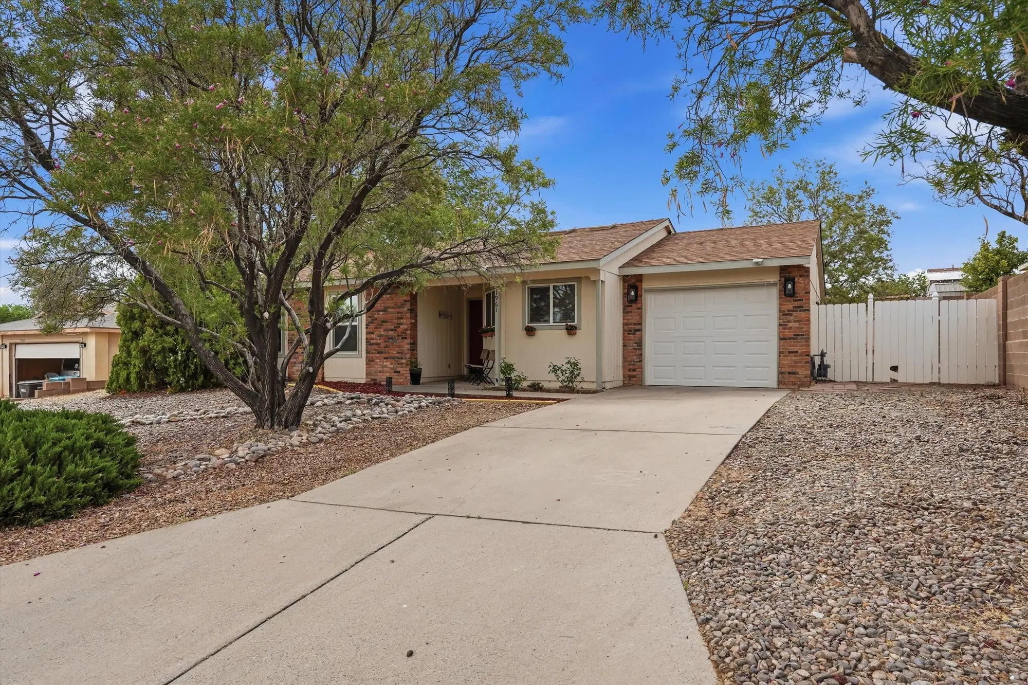 1961 Roanoke Drive NE
