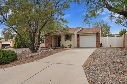 1961 Roanoke Drive NE, Rio Rancho