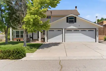 9601 Villa Del Rey NE, Albuquerque 
