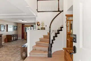 9601 Villa Del Rey NE 