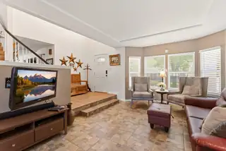 9601 Villa Del Rey NE 