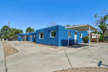 1037 Palomas Drive SE, Albuquerque