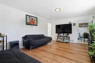 1037 Palomas Drive SE 
