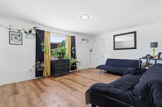 1037 Palomas Drive SE 