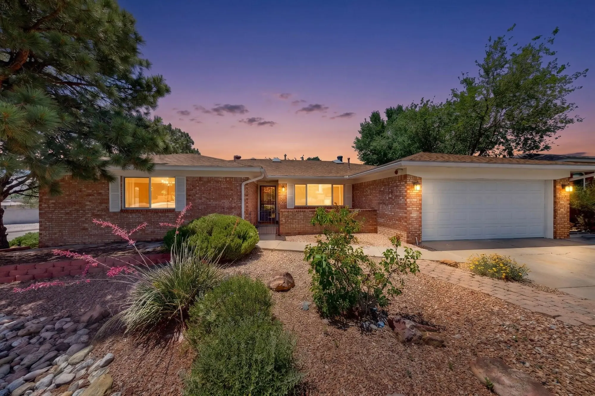 9701 Avenida Del Oso NE