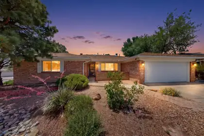 9701 Avenida Del Oso NE, Albuquerque