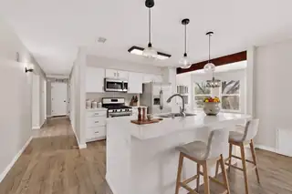 9701 Avenida Del Oso NE 