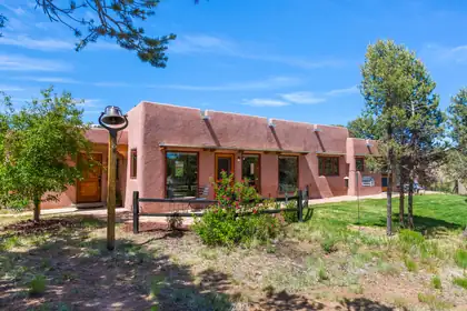 200 Sangre De Cristo Circle, Cedar Crest