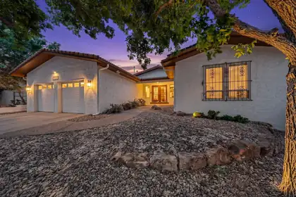 1119 Rocky Point Court NE, Albuquerque