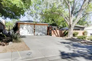 1316 Espejo Street NE 