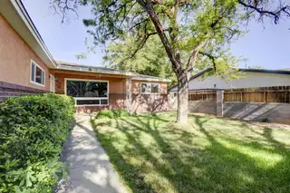 1316 Espejo Street NE 