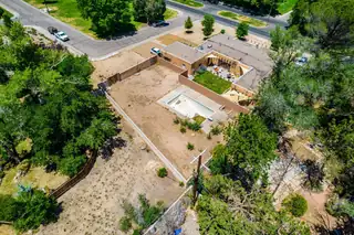 907 Laurel Circle SE 