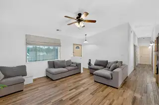 21 Trade Court NE 