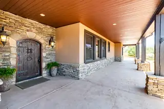 17 Turquoise Drive 