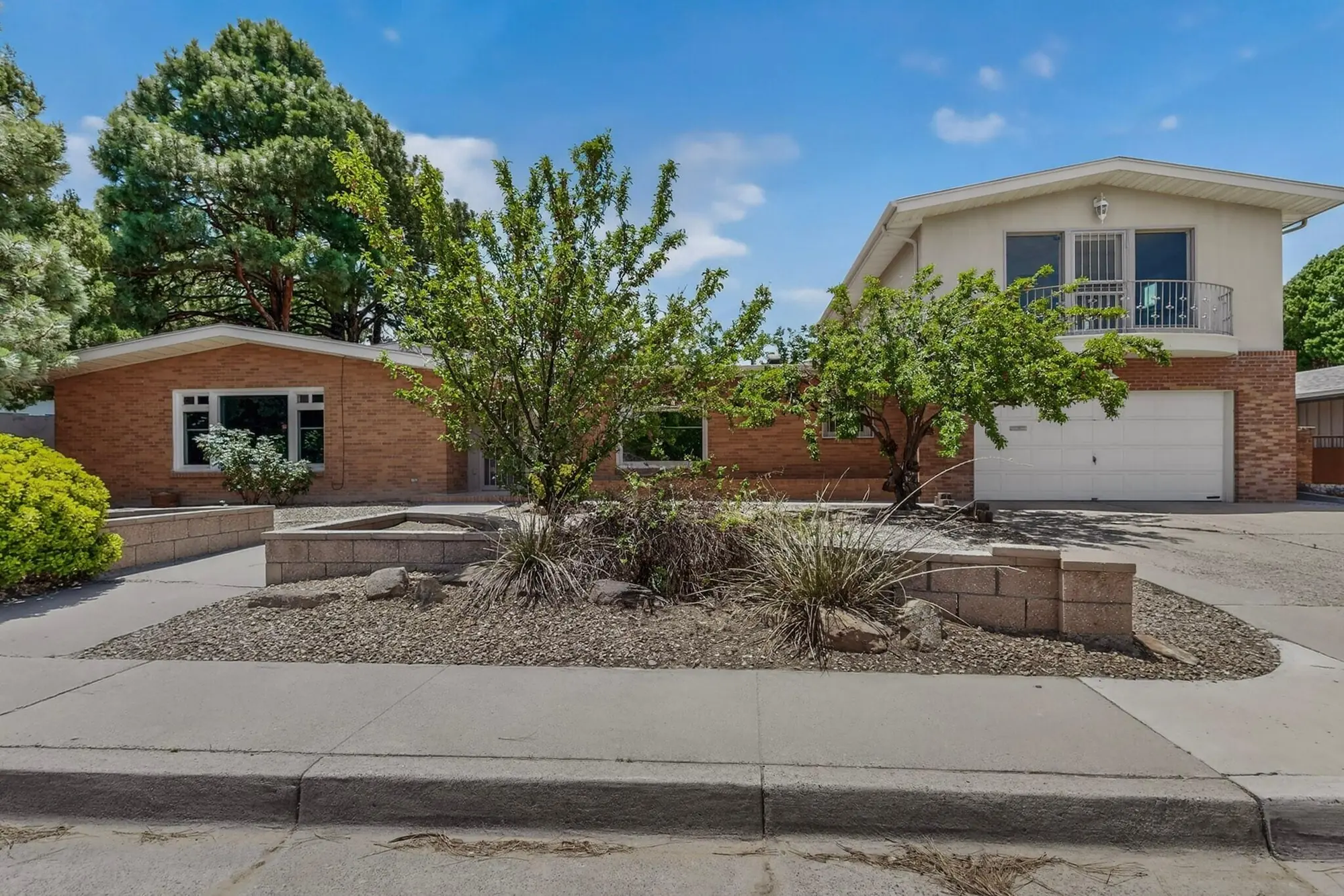 713 Montclaire Drive NE