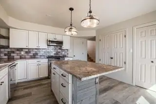 10 Adams Road SW 