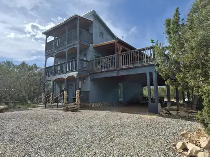 74 Juniper Hill Loop, Cedar Crest