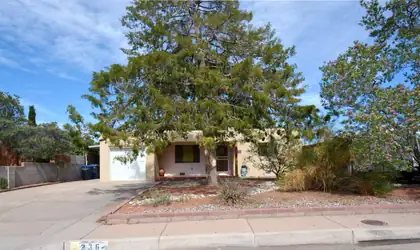 236 Laguayra Drive NE, Albuquerque