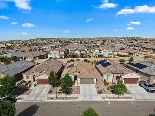 2936 Kings Canyon Loop NE 