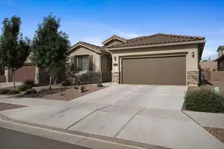 2936 Kings Canyon Loop NE 