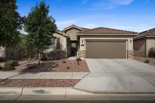 2936 Kings Canyon Loop NE 