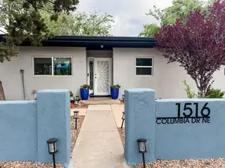 1516 Columbia Drive NE 