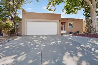 5740 Manzanillo Loop NE 