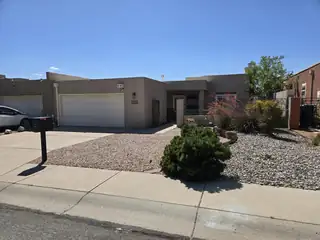 6605 Casa Loma NE 