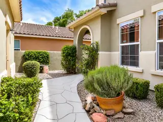 608 Bosque Verde Lane NW 