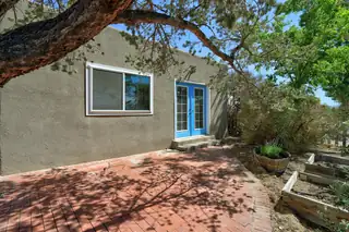 911 Palmas Altas Drive SE 
