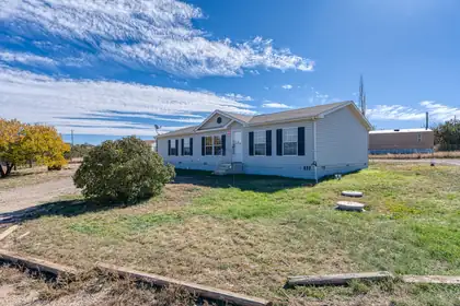 8 Capital Road, Edgewood